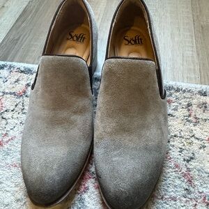 Women’s SOFFT size 7 heeled slip ons. Brand new never worn.
